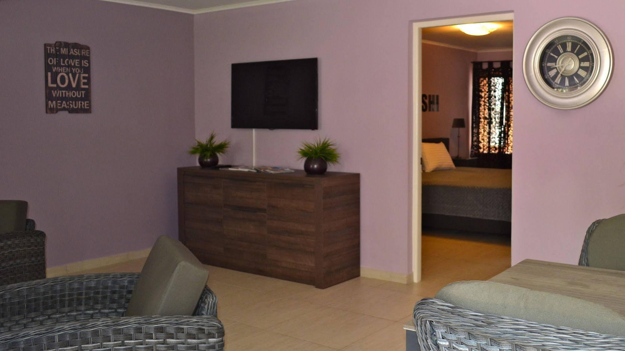 Cadushi Apartments โอรันเยสตัด ภายนอก รูปภาพ